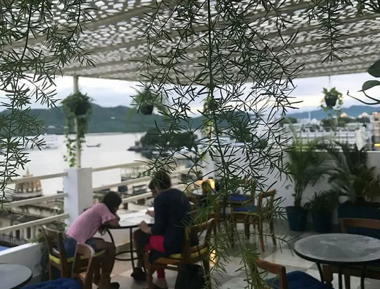 lake view restaurants