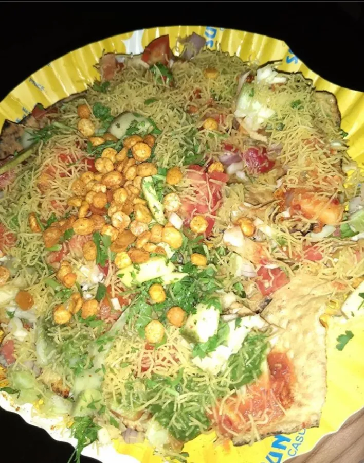 eateries around Hinduja college