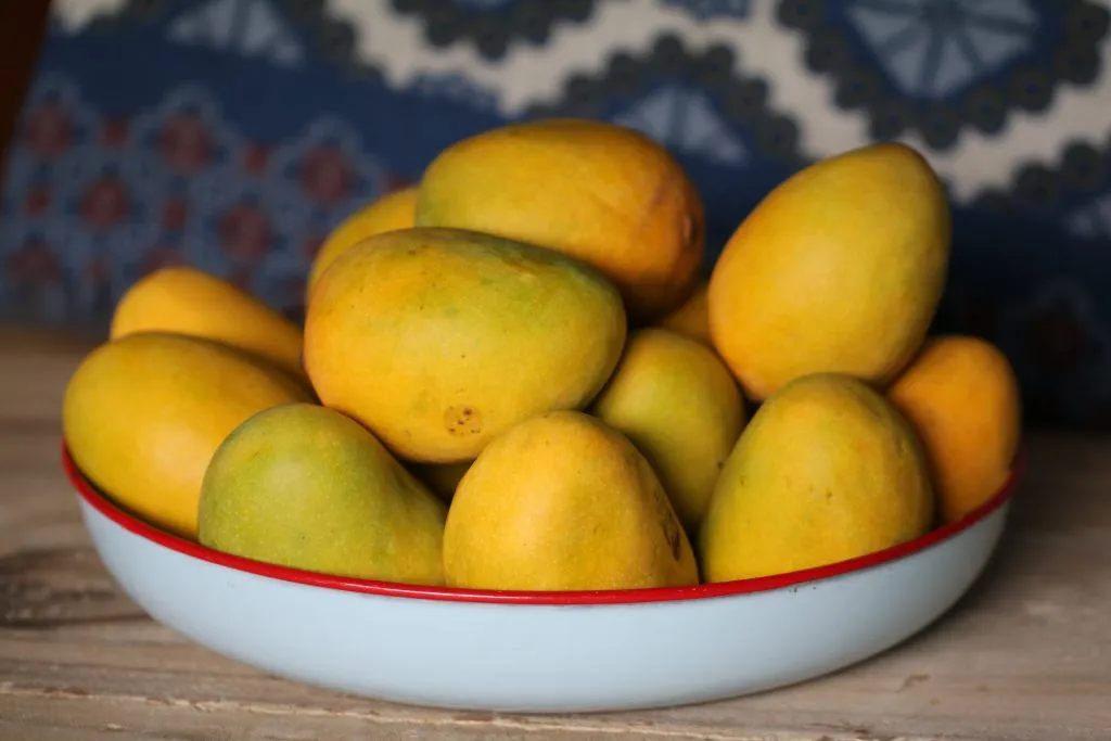 Order mangoes online in Delhi