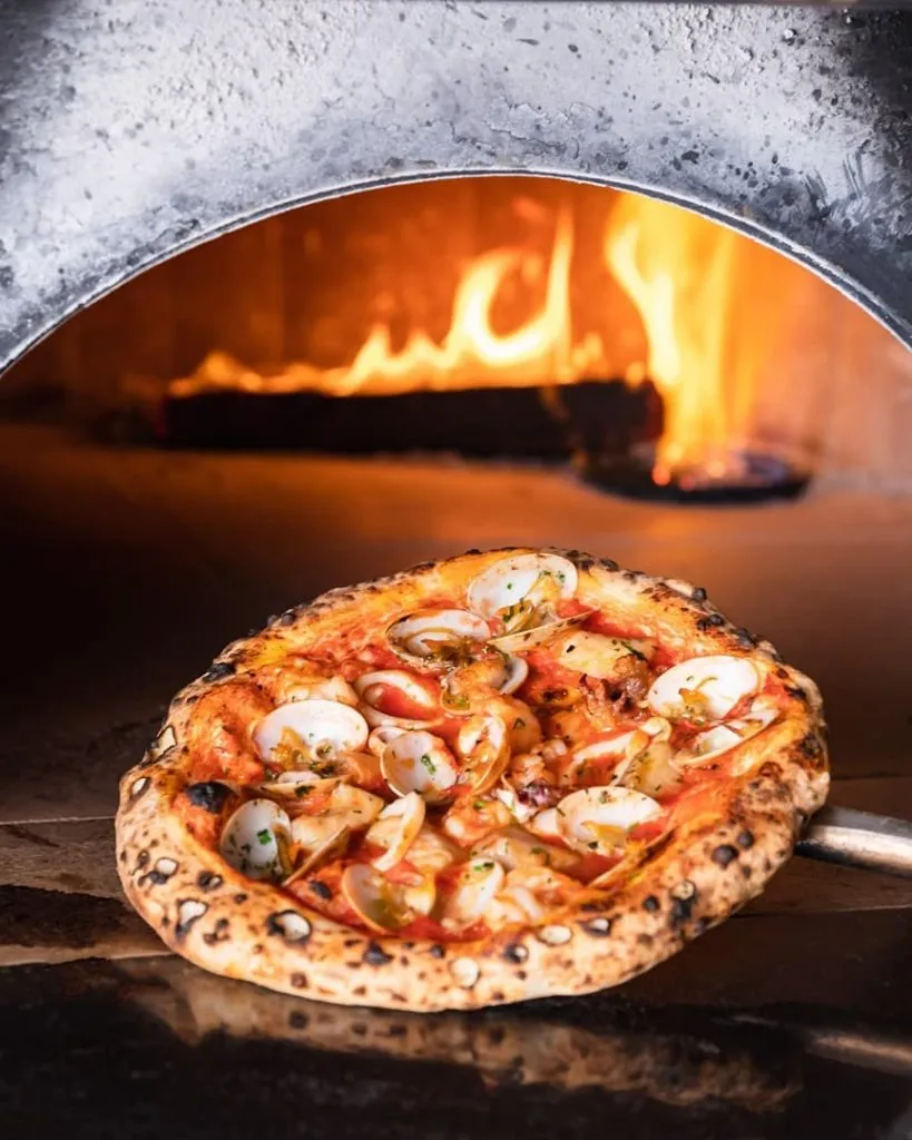 wood-fired pizza delivery in Mumbai