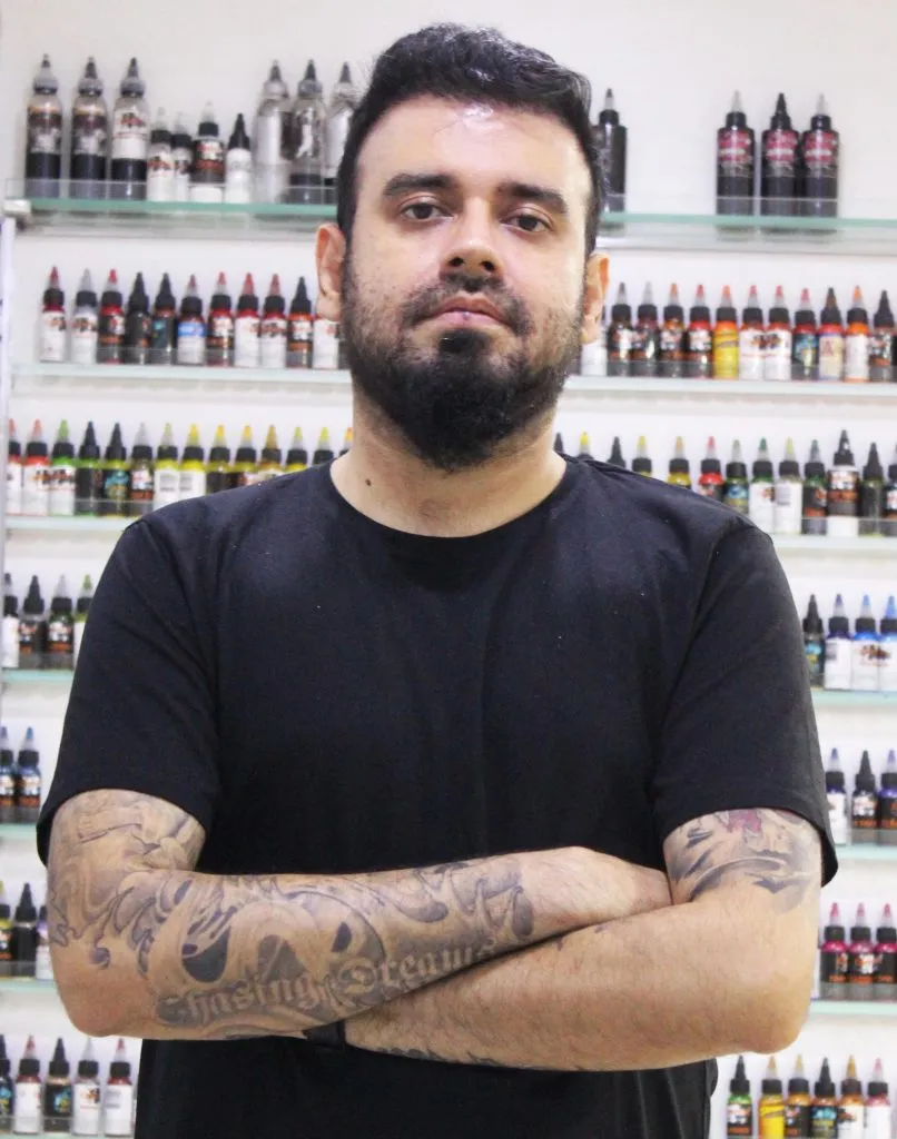 Get tattooed with Lokesh Verma who has inked Bollywood celebrities, and  someone who holds a Guinness World record too! - Local Samosa